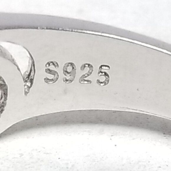 Vintage Sterling Silver and Rhinestone Inset Ring Size 7 1/2 Band, Scroll Design - Picture 4 of 9